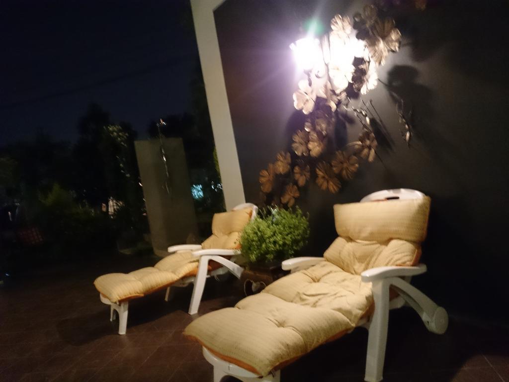 Capital O 1051 Pagoda House Chiang Mai Zewnętrze zdjęcie